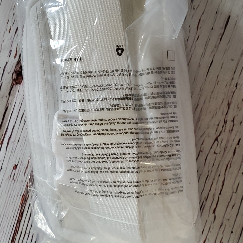 ๐๏ธ LULULEMON EVERYWHERE BELT BAG WUNDER PUFF 1L - WHITE - Picture 11 of 11
